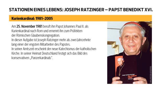 Joseph Ratzinger, Papst Benedikt XVI., hält sein Buch „Aus meinem Leben“ in den Händen.