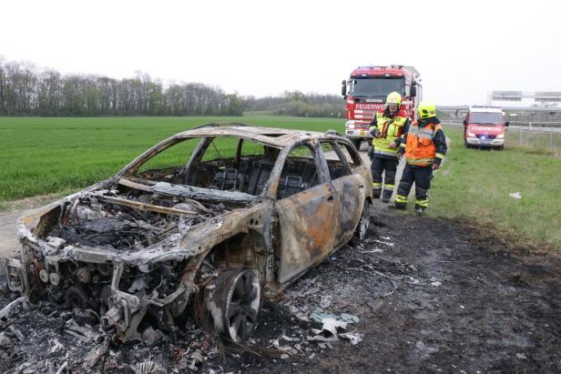 Guntramsdorf: Bankomat gesprengt, Fluchtauto in Brand gesetzt