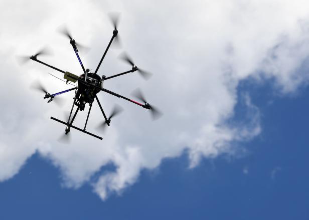Den Orang-Utans mit Drohnen und Wärmekameras auf der Spur