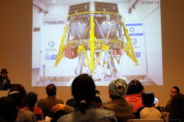 Israel scheitert am Mond, aber „Raketen-Dreier“gelingt