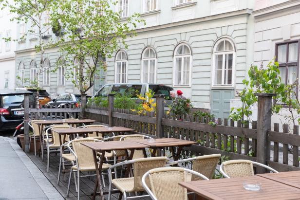 TP Wien mit Christopher Schärf Treffpunkt Wien: Wo ein Strizzi Erdung findet