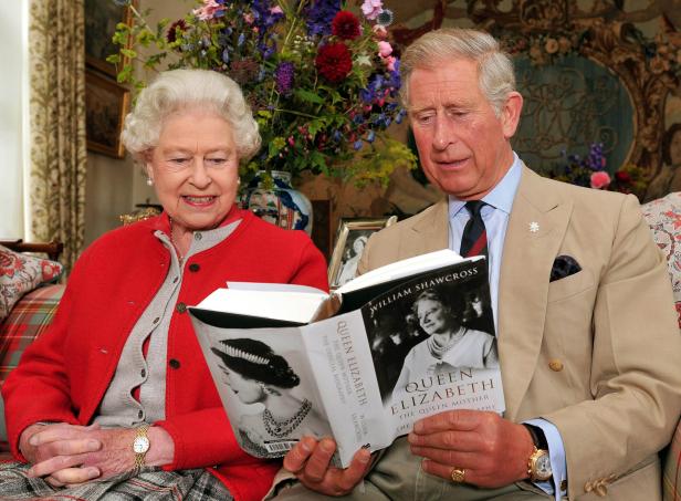 Queen hatte "Prinz Charles bereits aufgegeben"