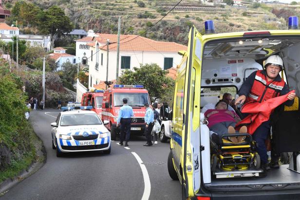 Touristenbus auf Madeira verunglückt: 28 Tote