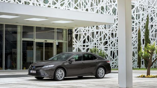 Neuer Toyota Camry: Avensis-Nachfolger mit Hybridantrieb