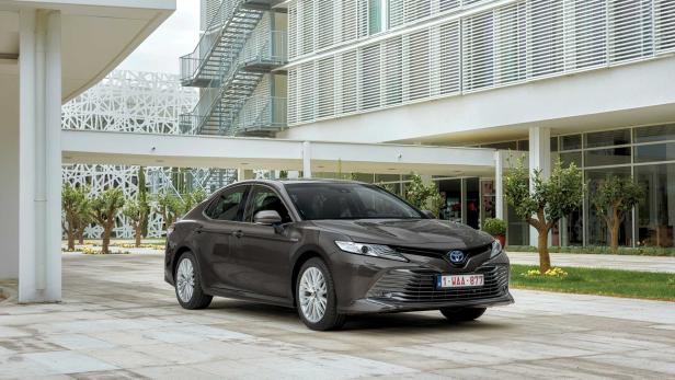 Neuer Toyota Camry: Avensis-Nachfolger mit Hybridantrieb