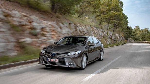 Neuer Toyota Camry: Avensis-Nachfolger mit Hybridantrieb