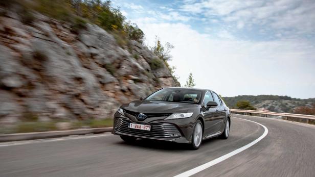 Neuer Toyota Camry: Avensis-Nachfolger mit Hybridantrieb