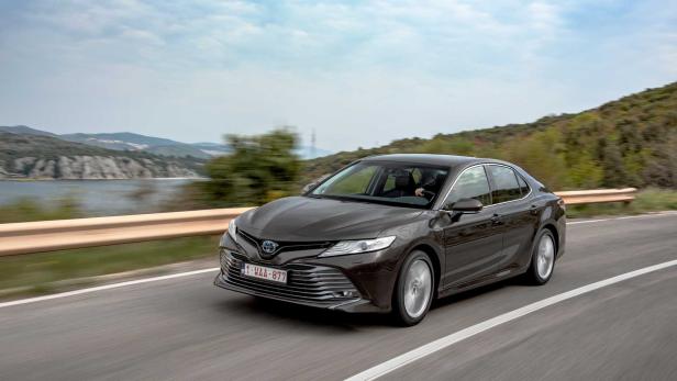 Neuer Toyota Camry: Avensis-Nachfolger mit Hybridantrieb