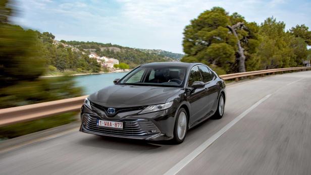 Neuer Toyota Camry: Avensis-Nachfolger mit Hybridantrieb