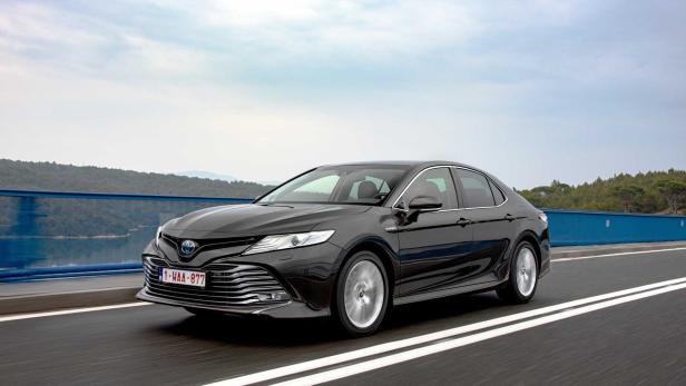 Neuer Toyota Camry: Avensis-Nachfolger mit Hybridantrieb