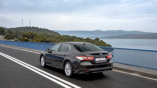 Neuer Toyota Camry: Avensis-Nachfolger mit Hybridantrieb