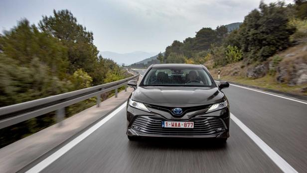 Neuer Toyota Camry: Avensis-Nachfolger mit Hybridantrieb