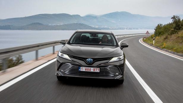 Neuer Toyota Camry: Avensis-Nachfolger mit Hybridantrieb