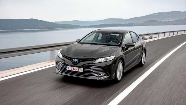 Neuer Toyota Camry: Avensis-Nachfolger mit Hybridantrieb