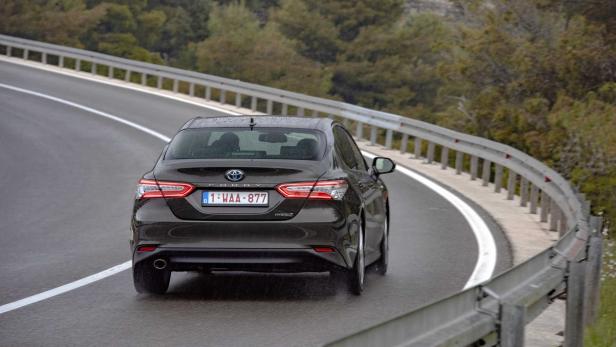 Neuer Toyota Camry: Avensis-Nachfolger mit Hybridantrieb