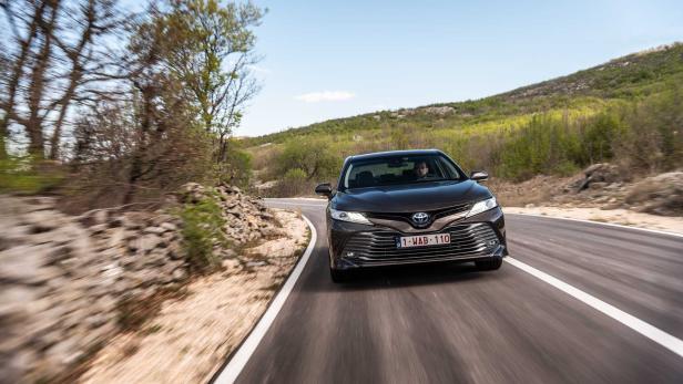 Neuer Toyota Camry: Avensis-Nachfolger mit Hybridantrieb