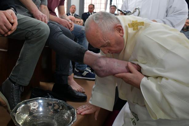 Ostern in Rom: Papst Franziskus betet für Paris