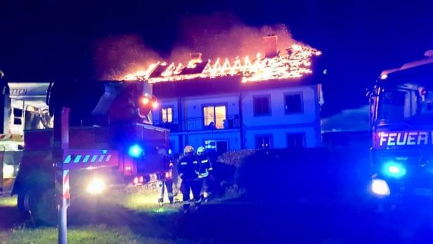 Fünf Menschen aus brennendem Haus im Bezirk Amstetten gerettet