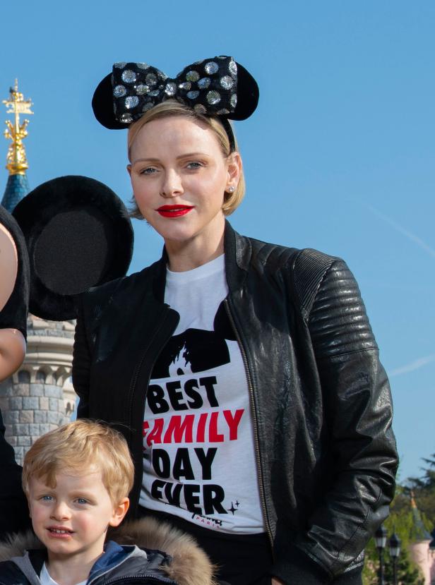 Ausflug nach Disneyland: Fürstin Charlene lässig wie nie