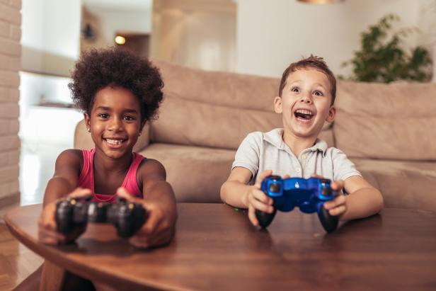 Buben und Mädchen: Wem Gaming eher schadet