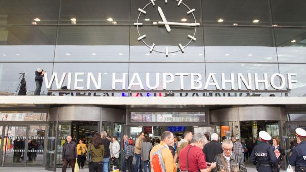 Der Hauptbahnhof ist eröffnet