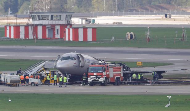 41 Tote: Deshalb ging Passagierjet in Moskau in Flammen auf