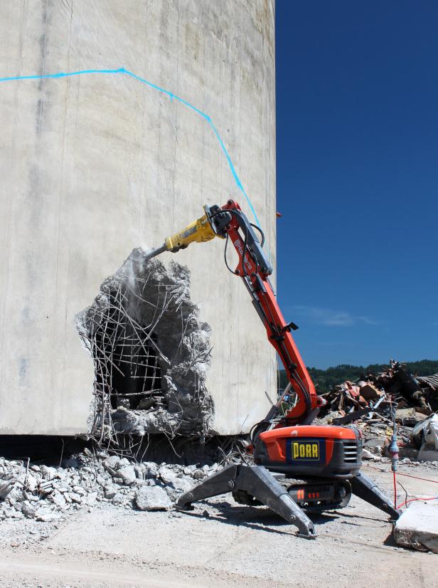 xyz Kraftwerk Voitsberg: Kamin fällt!