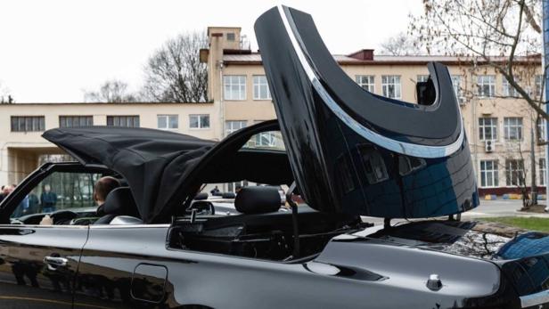 Aurus Cabriolet: Putins Open-air Luxusauto offiziell vorgestellt