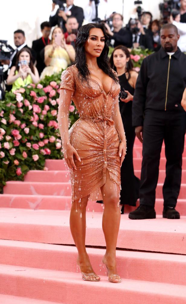 Kim Kardashians Leihmutter in den Wehen