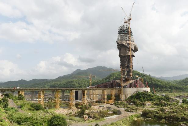 Spektakulär: Mit 14,4 km/h auf die höchste Statue der Welt