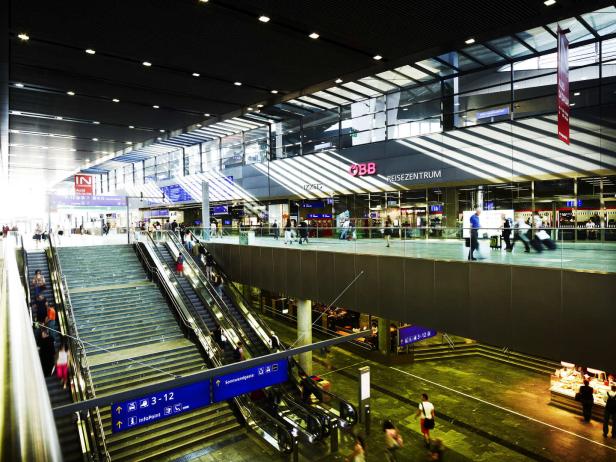 Hauptbahnhof: Einige Erstmieter sprangen ab, Apotheke soll Geschäft beleben