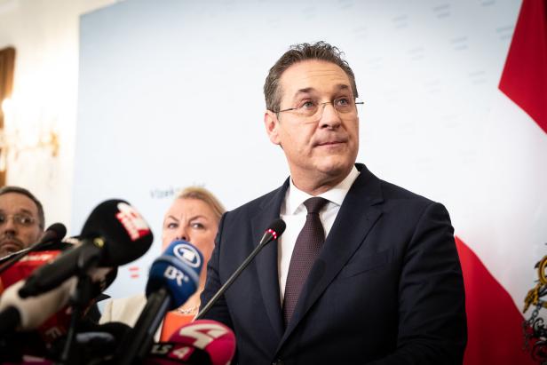 Kickls geheime Leibgarde: 15 Polizisten bewachten vier FPÖ-Politiker