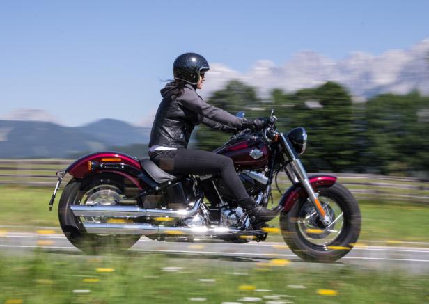 Anna Fenningers Sommer auf der Harley Davidson