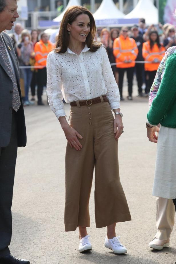 Herzogin Kate zeigt sich in einem für sie ungewöhnlichen Outfit