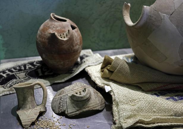 ISRAEL-GASTRONOMY-ARCHAEOLOGY-HISTORY-BEER