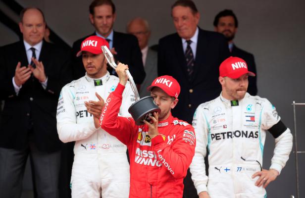 Tribut an Lauda: Hamilton zittert sich zu Monaco-Sieg