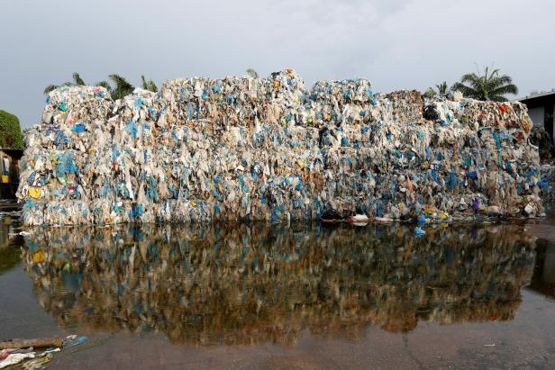 "Nicht euer Mistkübel!": Malaysia schickt Plastikmüll nach Europa zurück