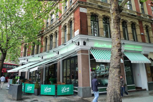 Das Restaurant „Léon de Bruxelles“ an der Shaftesbury Avenue in London.