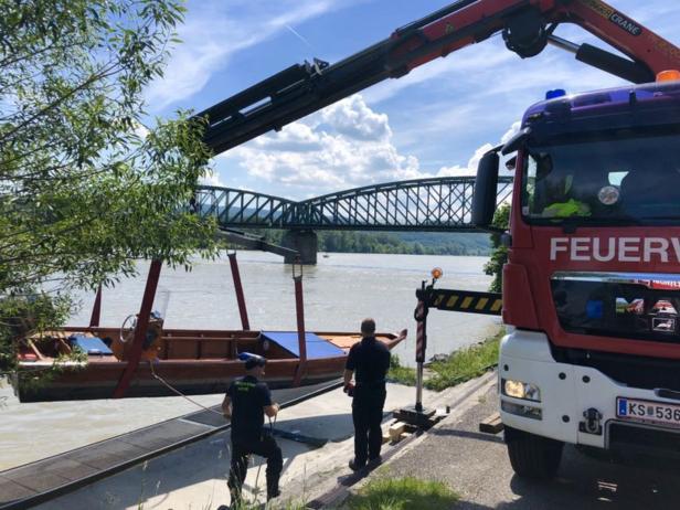 Moderator in Flussnot: Robert Kratkys Boot in Donau gesunken