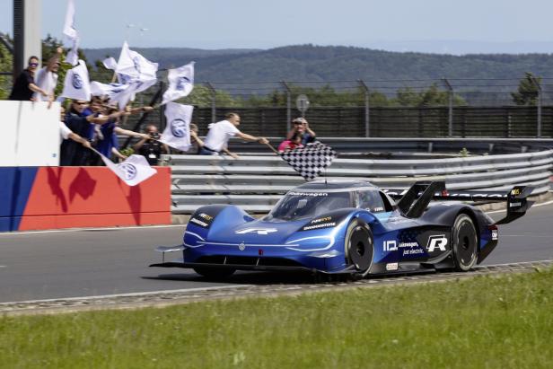 VW ID. R: Noch nie umrundete ein Elektroauto so schnell den Nürburgring