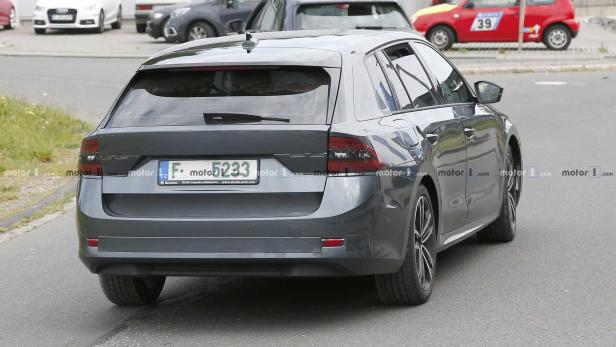 Skoda Octavia Combi (2019) zeigt sich mit weniger Tarnung