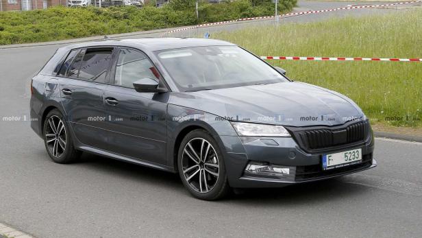 Skoda Octavia Combi (2019) zeigt sich mit weniger Tarnung