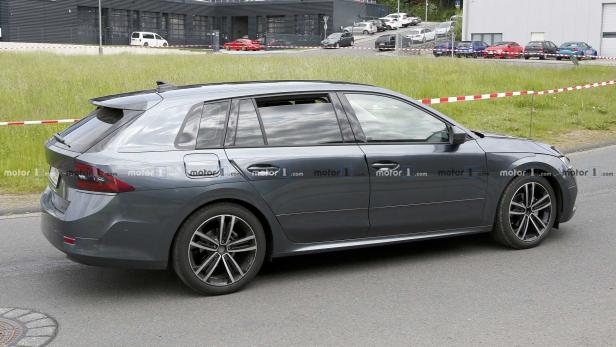 Skoda Octavia Combi (2019) zeigt sich mit weniger Tarnung