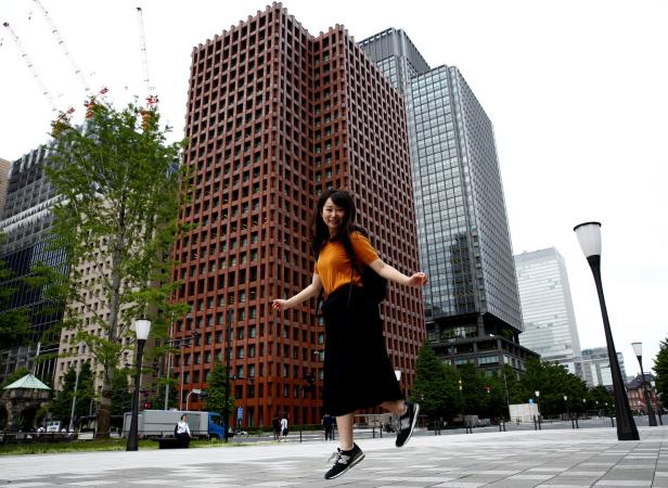 Japan: Frauen kämpfen gegen High-Heel-Pflicht am Arbeitsplatz