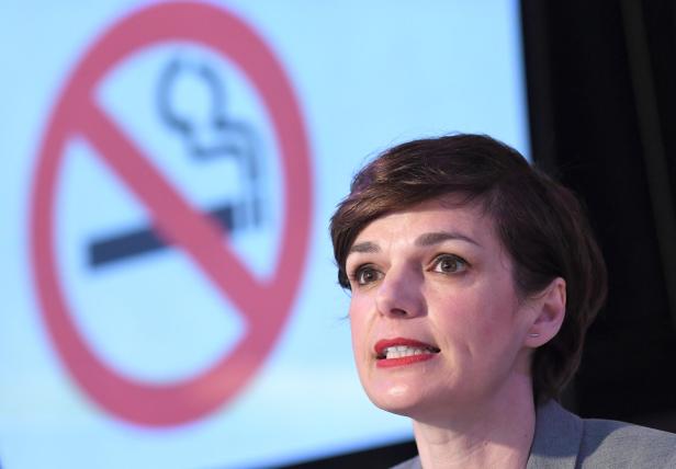 Rauchverbot kommt doch: FPÖ tobt über "totalen Irrsinn" der ÖVP