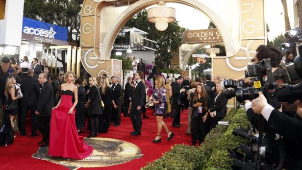 Taylor Swift auf dem roten Teppich bei den Golden Globe Awards.