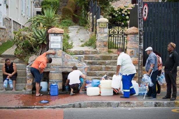 Abgeschleppter Eisberg soll Kapstadt mit Wasser versorgen