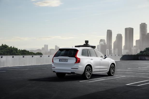 Volvo und Uber präsentieren selbstfahrendes Auto