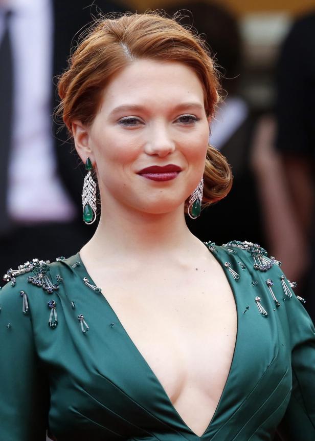FRANCE CANNES FILM FESTIVAL 2014 Léa Seydoux trägt ein smaragdgrünes Kleid und auffällige Ohrringe.