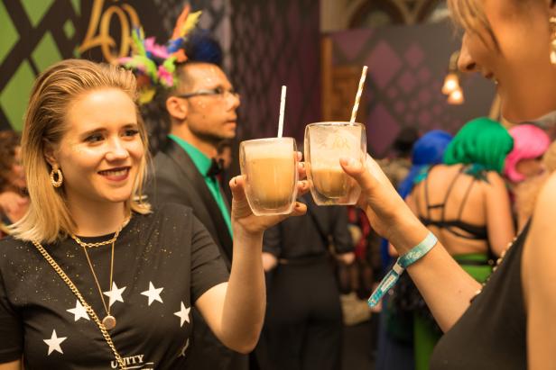 Raffinierte Coffee-Drinks: L’OR feierte beim Life Ball die Kaffeevielfalt